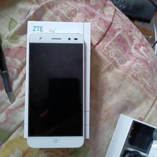 携帯電話。