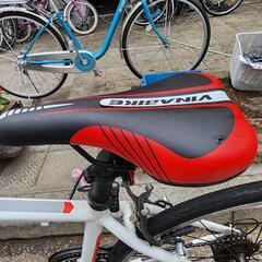 クロスバイク　７００ｘ２８ｃ　3x8変速　フレーム　アルミ　白　配達可能