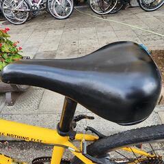 ⭕️⭕️ クロスバイク　７００ｘ２８ｃ　６変速　ＨＵＭＭＥＲ　黄色　配達可能