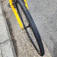 ⭕️⭕️ クロスバイク　７００ｘ２８ｃ　６変速　ＨＵＭＭＥＲ　黄色　配達可能