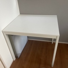 【値下げ】IKEA 伸縮式テーブル　白