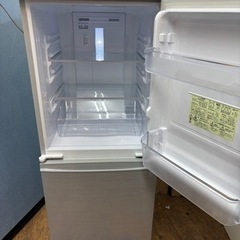 I517 🌈 SHARP 冷蔵庫 (137L) 2ドア ⭐ 動作確認済 ⭐ クリーニング済