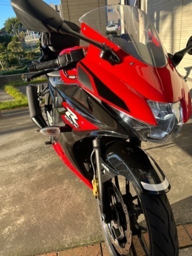 最終値下げ価格！GSX-R125 距離4000キロ　2022年式　250CC以下のバイクとの車両交換希望　現金購入も可能。