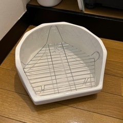 うさぎ、小動物の陶器製トイレ