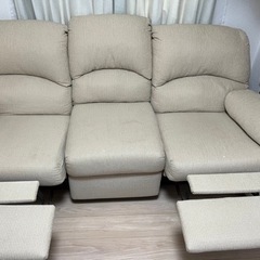 大塚家具で販売していたアメリカ製のソファです