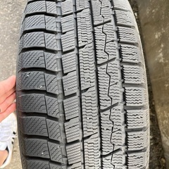 ✴︎✴︎再々値下げ✴︎✴︎ハリアー、NX、CR-V、cx5、8、アルファード等装着可能スタッドレスタイヤ