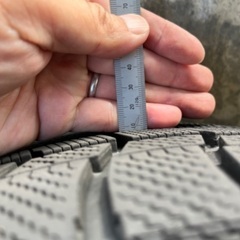 ✴︎✴︎再々値下げ✴︎✴︎ハリアー、NX、CR-V、cx5、8、アルファード等装着可能スタッドレスタイヤ