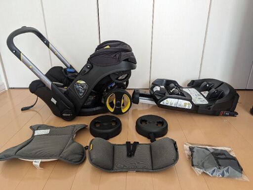 doona＋　インファントカーシート　ISOFIXベース　ホイールカバー付き