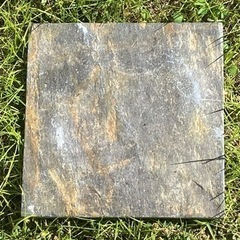 石のタイル　サイズ20x20
