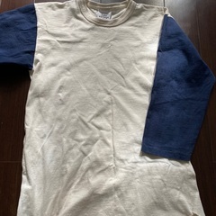 七分袖　裾は長めの綿100%Tシャツ