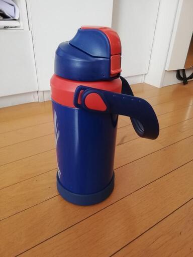 大きい水筒