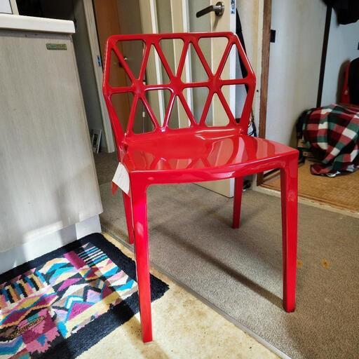 イタリア製真っ赤な椅子