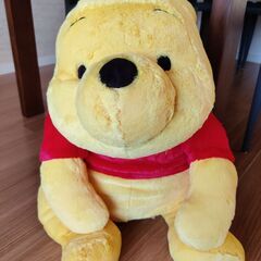 プーさんのぬいぐるみ/ Pooh soft toy