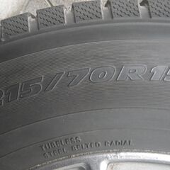 スタッドレスタイヤ(215/70R15)とアルミホイールの 4本セット