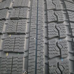 スタッドレスタイヤ(215/70R15)とアルミホイールの 4本セット