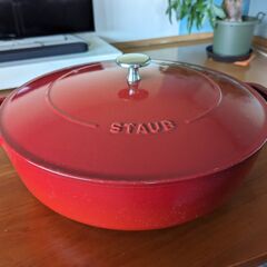 STAUB ブレイザー・ソテーパン28cm チェリーレッド Amazon.co.jp: staub ストウブ ブレイザー ソテーパン 28cm チェリー