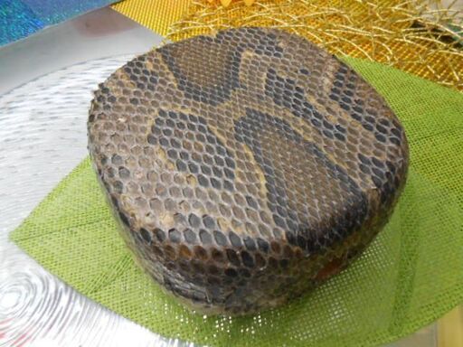 A6現品販売(送料無料)11.000円　蛇皮強化(二重張)型チーガ(三線胴)　貴方だけの三線を創ろう