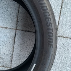 ブリヂストン　　255/40R20