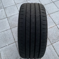 ブリヂストン　　255/40R20