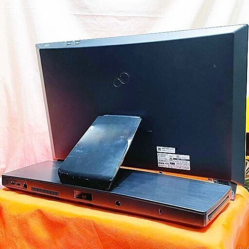 富士通 i7一体型【◇IPS液晶◇】SSD搭載 21.5型ワイド 製造番号：MA4200760
