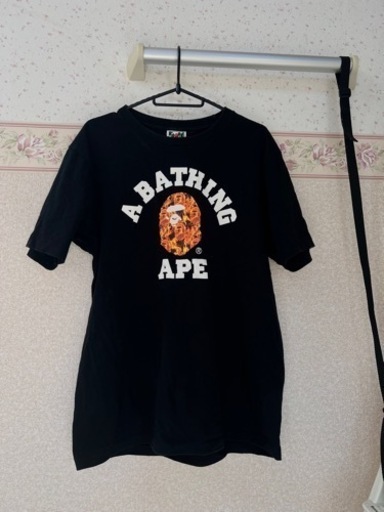 A BATHING APE  BapeTシャツ 黒 赤ファイア M