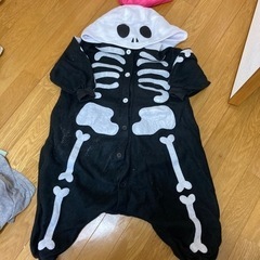 ハロウィンに使えるガイコツの服