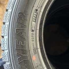 195/65/15 スタッドレスタイヤ、ほぼ新品状態、交換工賃コミコミ、アマントレーディング株式会社