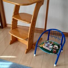 無料　幼児様テーブルと椅子