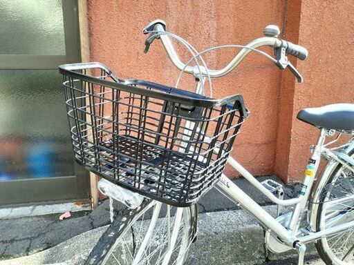 26インチ エアレス ノーパンクタイヤ CHACLE シルバー 3段変速 ライト