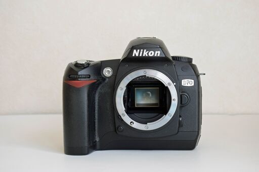 Nikon D70 中古品 (アウル) 横浜のその他の中古あげます・譲ります