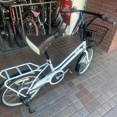 ★美品★20インチ　外装6段変速　ledオートライト　カゴ　キャリア付き　両立スタンド