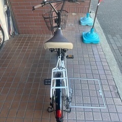 ★美品★20インチ　外装6段変速　ledオートライト　カゴ　キャリア付き　両立スタンド