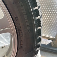 スタッドレスタイヤ　215/50R17 VRX2
