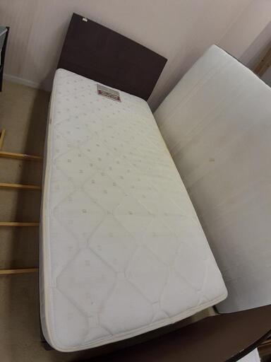 ★ ベッド ベットフレーム  ベット bed シングルベッド 木製  マットレス付 お店までご来店をお待ちしております！