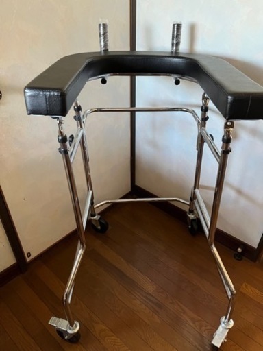 介護用品　歩行器　新品　未使用