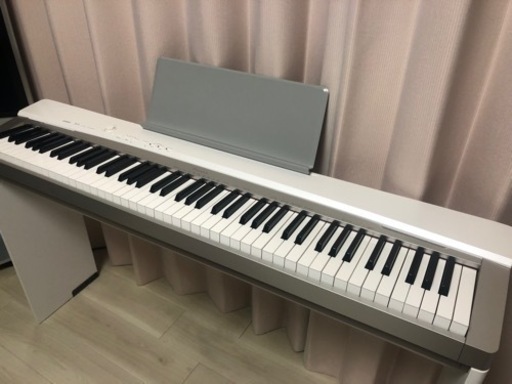 電子ピアノ　Privia PCR-130 スタンド付き