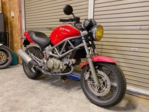 ホンダ　VTR250 配送可能　支払いは現金or振り込みも可能　赤