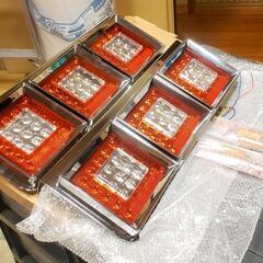 【お取引中】《新品未使用》大型用 3連角LEDテールランプ 左右...