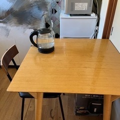 テーブルと椅子無料　東京都葛飾区綾瀬付近