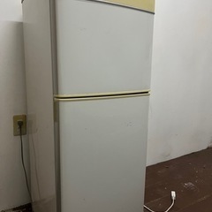 古い冷蔵庫、無料です。
