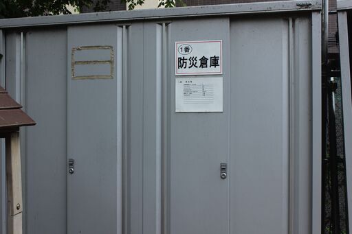 イナバ物置シンプリー収納庫MJN－219E中古(園庭左側）