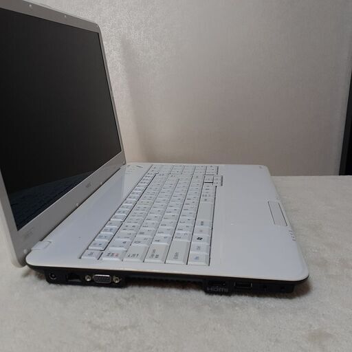 取り置き中】NEC LaVie 15インチ ホワイト i5 8GB SSD Office2021 Wi