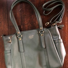 深緑のバッグ (A4サイズ入ります)