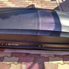 Terzoのエアロルーフキャリーとボックスの1式。