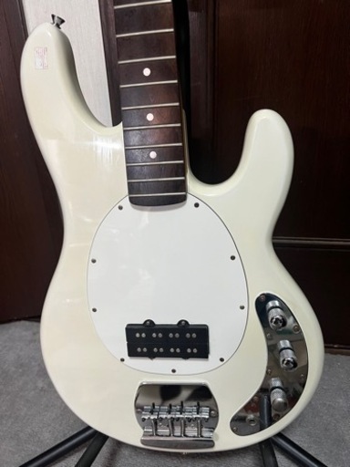 Kimberley Stingray type エレキベース Kimberley スティングレイタイプのエレキベース Kimberley Stingray