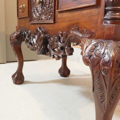 LENON(レノン)の猫脚と木彫装飾が美しいチッペンデール ローボーイ (L)です！上品なマホガニー材とクラシカルなデザインが洗練された印象のコンソールチェスト。店舗などにもおススメ♪DJ333