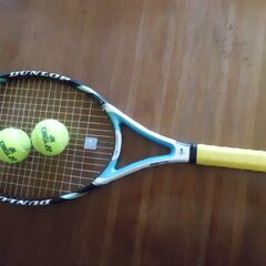 テニスラケット(ダンロップ・アエロジェル　700）