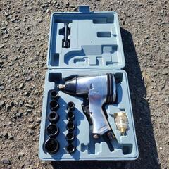 【美品】コンプレッサー エアホース エアガン インパクトレンチ 豪華4点セット
