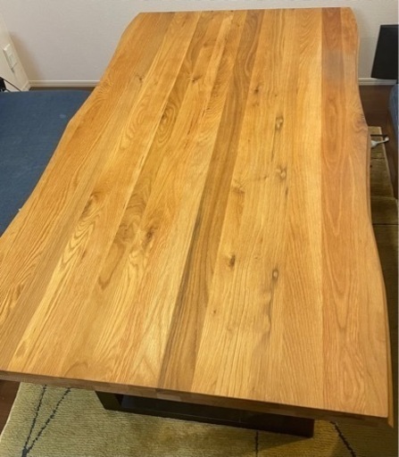 天然木オーク材のダイニングテーブル