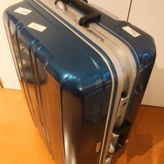 スーツケース:カバー付き